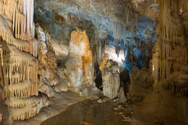 Caverna de estalactite — Fotografia de Stock