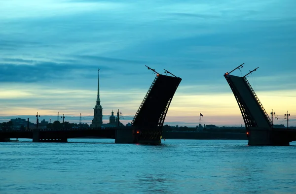 Noites brancas de São Petersburgo, Rússia . Imagens De Bancos De Imagens