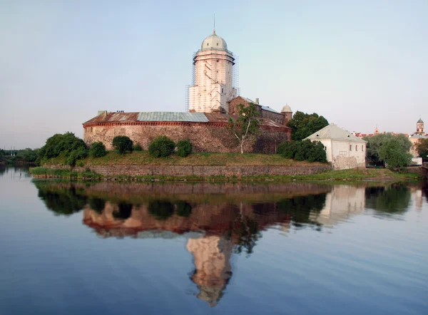 Middeleeuws kasteel in de stad vyborg, voormalige finland — Stockfoto