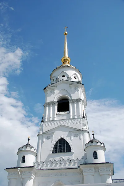 市中心的 Vladimir (俄罗斯金环假设大教堂钟楼) — 图库照片