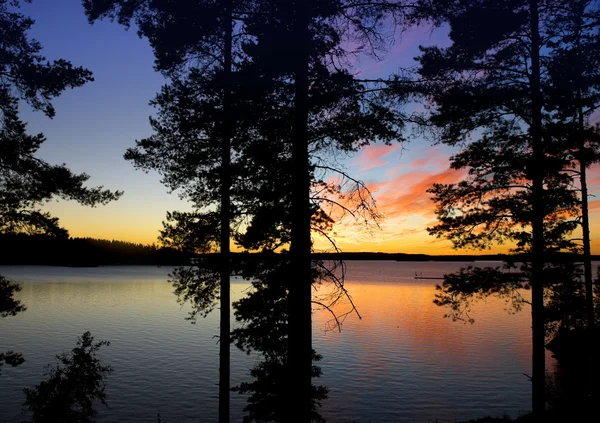 Západ slunce na jezeře Jaroslava — Stock fotografie