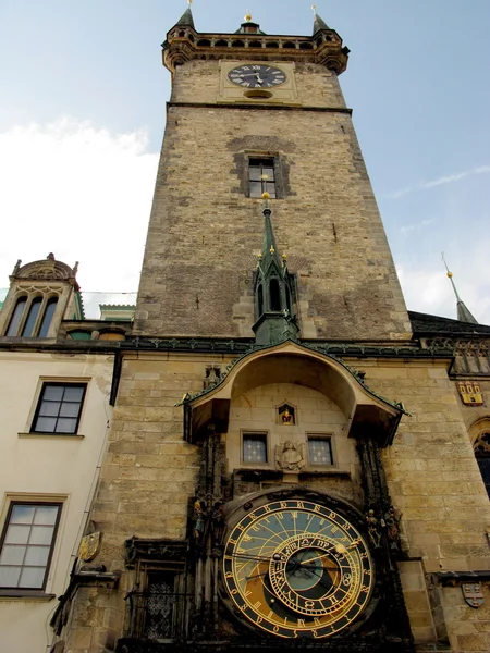 Vieille horloge médiévale célèbre à Prague . — Photo