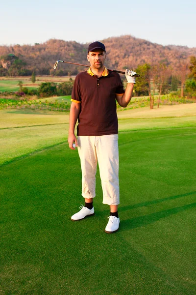 Παίκτης γκολφ στο πράσινο — Φωτογραφία Αρχείου