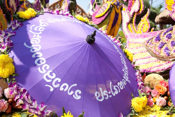 Chiang mai, thailand - 4 februari: blommig float detalj i proces — Stockfoto