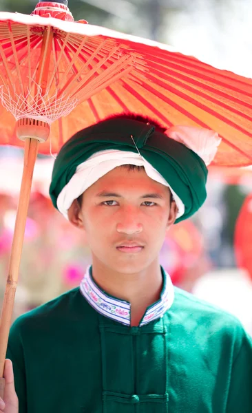 CHIANG MAI, THAILAND - FEBRUARY 4: Traditionally dressed man por — Stock Photo, Image