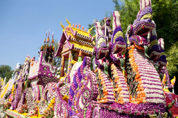チェンマイ、タイ - 2 月 4 日： 伝統的な装飾の植物相 — ストック写真