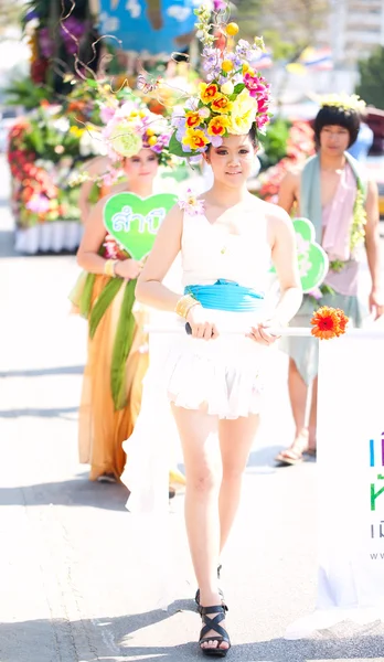 Chiang mai, Ταϊλάνδη - 4 Φεβρουαρίου: floral διακόσμηση γυναίκα στο pro — Φωτογραφία Αρχείου