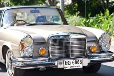 Mercedes-Benz SE Coupe on Vintage Car Parade clipart