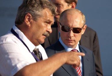 Vladimir putin Başbakan Rusya