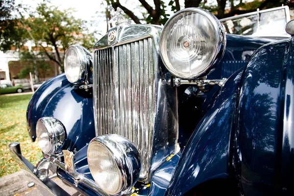 HUA HIN - 19 DE DEZEMBRO: Parte do carro azul no desfile de carro vintage 20 — Fotografia de Stock