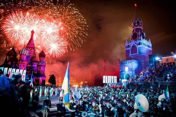 Fogos de artifício sobre a Praça Reg, Moscovo. Rússia . — Fotografia de Stock