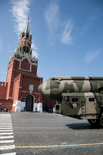 모바일 미사일 시스템 "토폴-m" — 스톡 사진