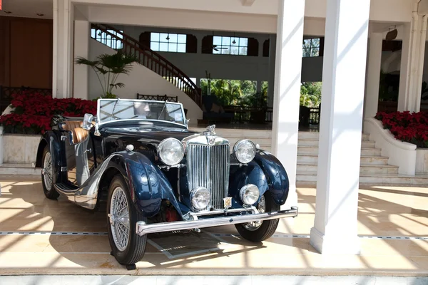 MG TB on Vintage Car Parade — Stock Photo, Image