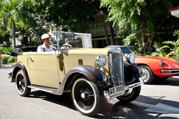 Парад Austin сім на ретро-автомобіль — стокове фото