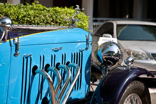 Frente de Alvis Speed 20 em desfile de carro vintage — Fotografia de Stock