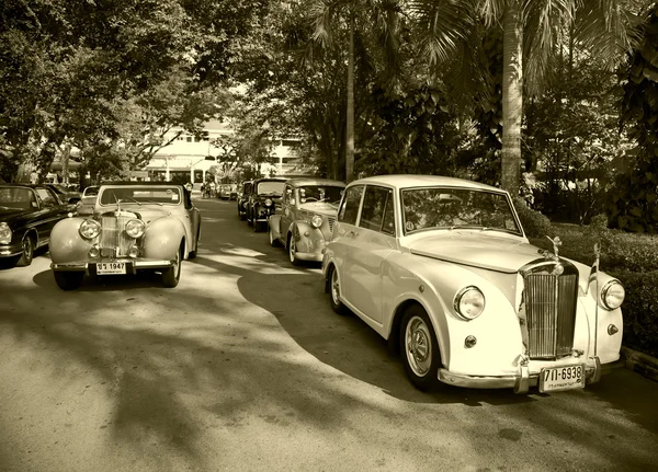 Тріумф автомобілів на парад старовинних автомобілів — стокове фото