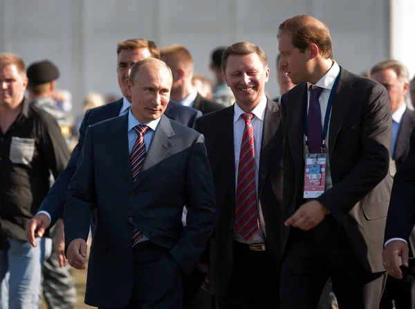 Vladimir putin Başbakan Rusya