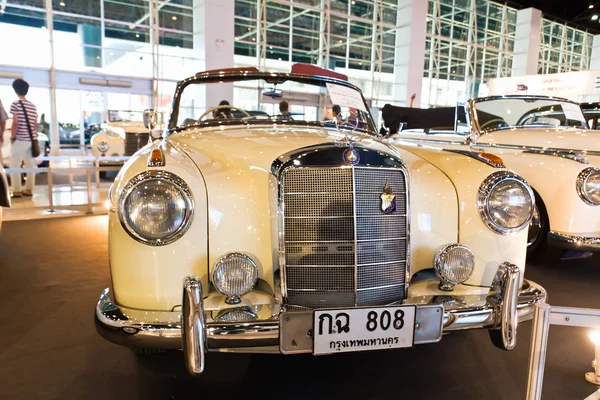 Oldtimer Mercedes Benz — Stockfoto