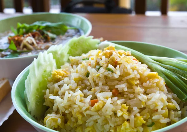 Cibo tailandese riso fritto — Foto Stock