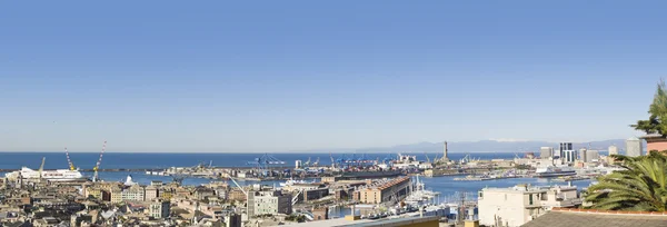 Widok z portu w Genui — Zdjęcie stockowe