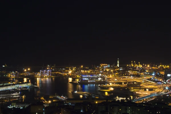 Hafen von Genua bei Nacht — Stockfoto