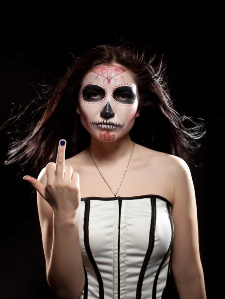 Jovem mulher no dia da máscara morta crânio rosto arte — Fotografia de Stock