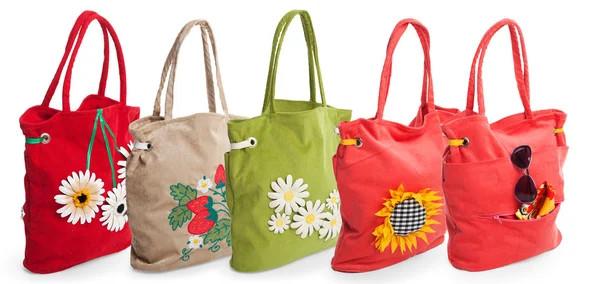 Група літньої пляжної сумки з квітами — стокове фото