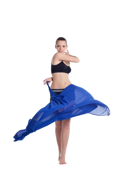 Piękna młoda kobieta taniec z tkaniny — Zdjęcie stockowe