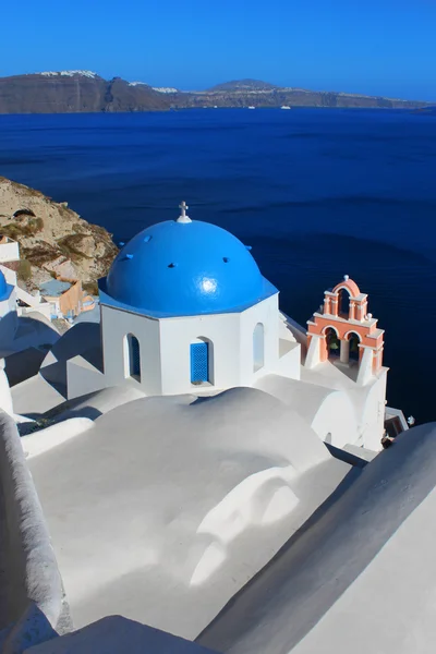 Iglesia en Oia Santorini Grecia — Foto de Stock