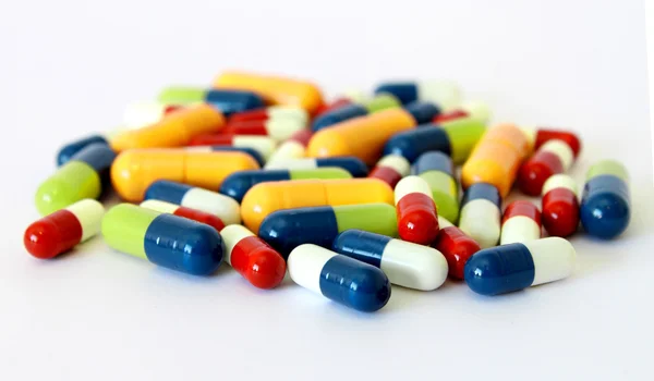 Drogas coloridas pílulas cápsulas — Fotografia de Stock