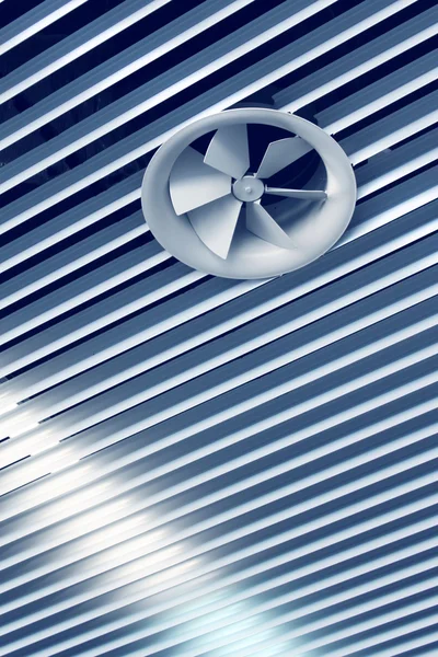 Hűvös levegő nyílás ventilátor — Stock Fotó