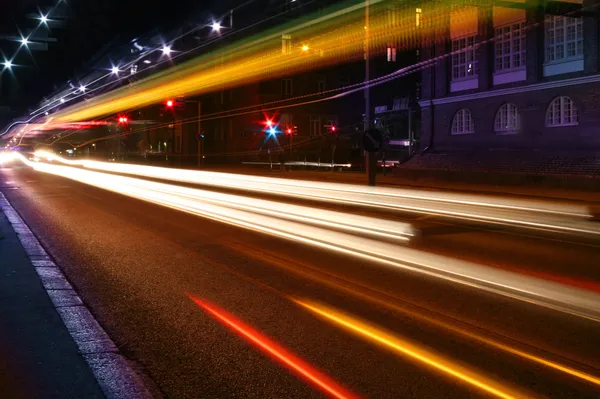 Nachtlichter auf der Straße — Stockfoto