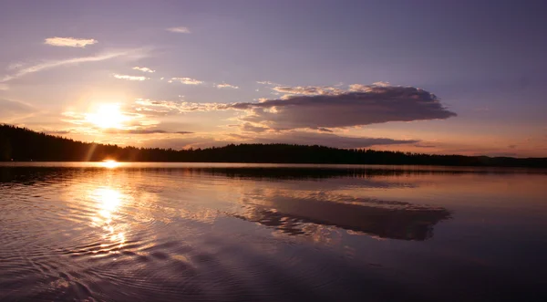 Mitternachtssonnensee — Stockfoto