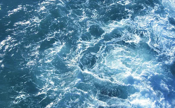 Zuřící mořské hladiny — Stock fotografie