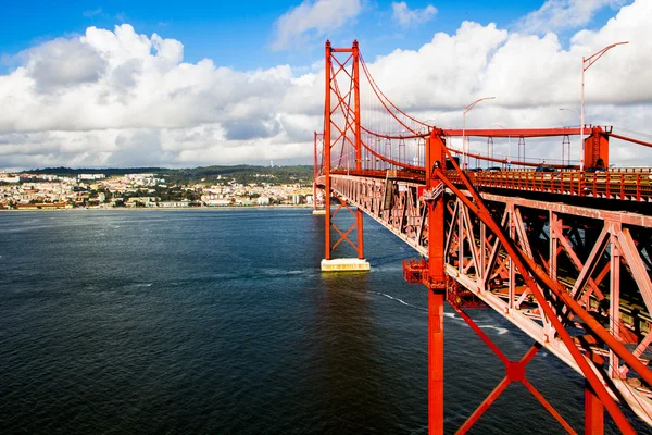 Red Suspension metallic Bridge in Lisbon — Stock Photo, Image