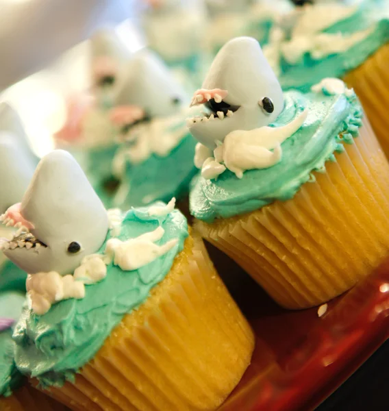 Cupcakes with shark and sea with waves. — Stock Photo, Image