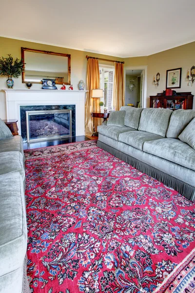 Lyxiga antika möbler i ett elegant hem. — Stockfoto