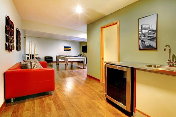 Play party room home interior com mesa de bilhar . — Fotografia de Stock