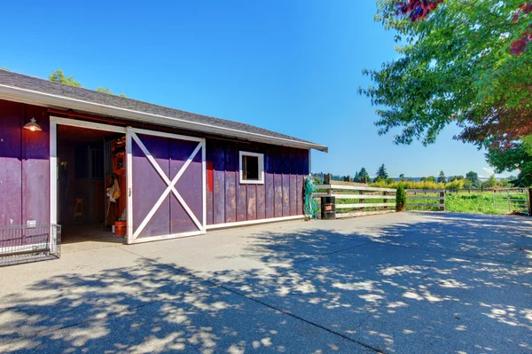 Horse farm shed in purple on American farm. — Stock Photo, Image