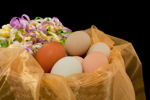 Huevos con cintas —  Fotos de Stock