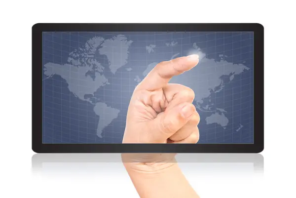 Χέρι πιέζει κοινωνικό δίκτυο του κόσμου χάρτη στην οθόνη της ταμπλέτας. — Φωτογραφία Αρχείου