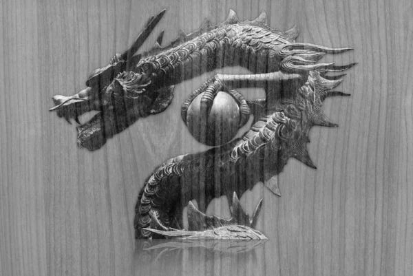 Statua del drago in stile cinese sulla trama del legno . — Foto Stock