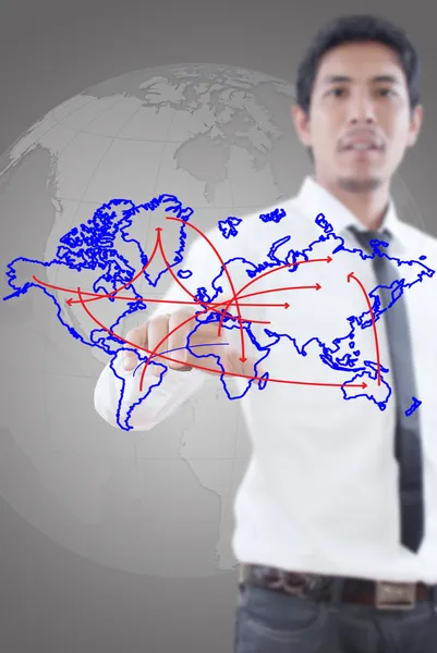 Businessman împingând Social Network harta lumii . — Fotografie, imagine de stoc