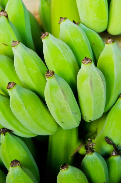 Zelený čerstvý banán ovoce. — Stock fotografie
