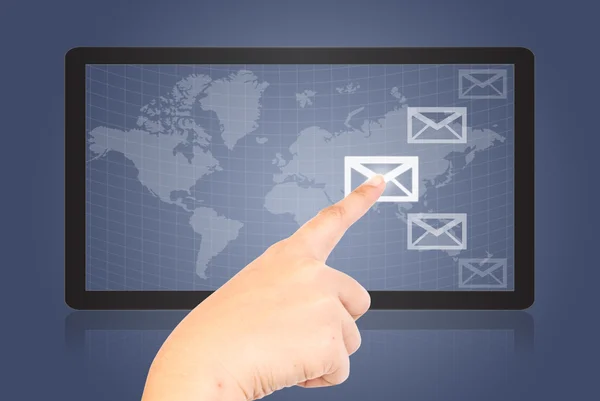 Hand trycka mail världen brett meddelande. — Stockfoto