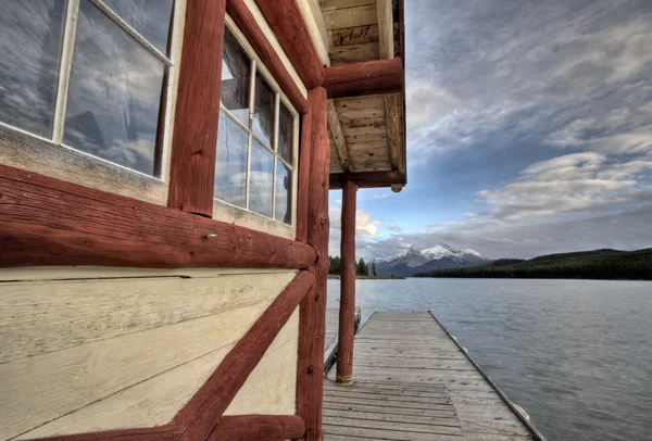 Maligne göl jasper alberta — Stok fotoğraf