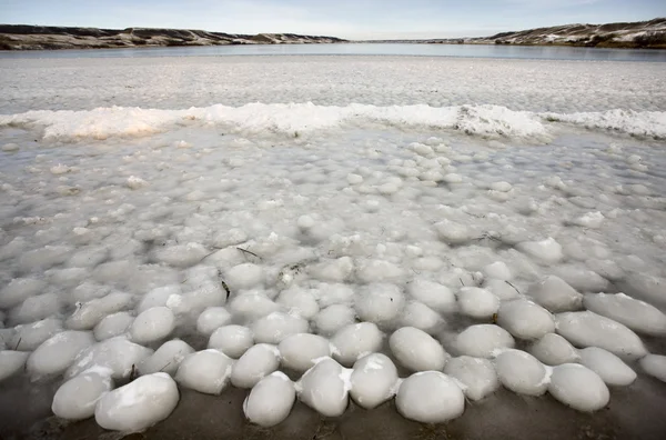 Ice forming on Lake — Stock Photo, Image