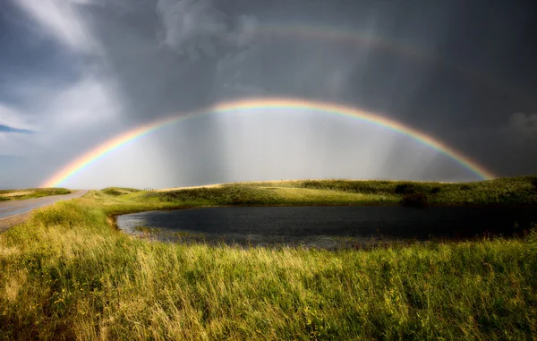 Saskatchewan fırtına gökkuşağı