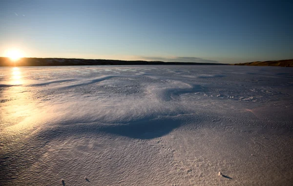 Naplemente Észak-tó télen — Stock Fotó