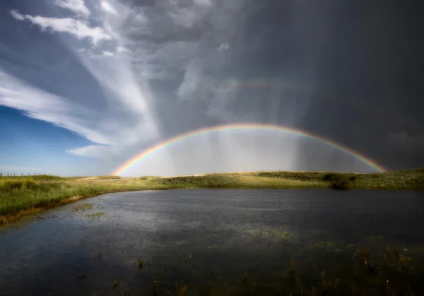 Prairie hagel och regnbåge — Stockfoto